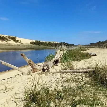 度假居 With Private Pool On The Shores Of